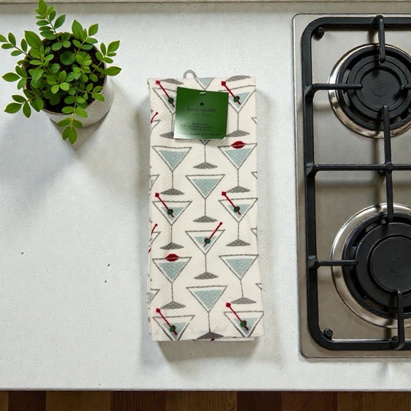 Kate Spade kitchen towels (2) NWT - Picture 1 of 1